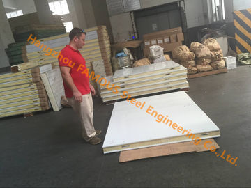 Chine l'unité centrale de camlock de porte de charnière de panneaux de pièce d'entreposage au froid lambrisse 200mm pour les aliments surgelés fournisseur