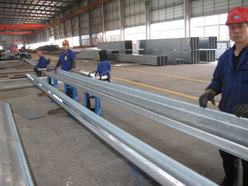 Chine Purlins en acier galvanisés par section Commun-utilisés de C et de Z pour des revêtements de toit et de côté de difficulté fournisseur