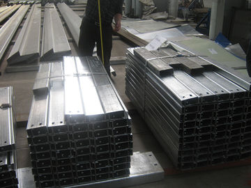 Chine Purlins en acier galvanisés par bâtiment à pans de bois en acier pour la feuille de toit de soutien fournisseur