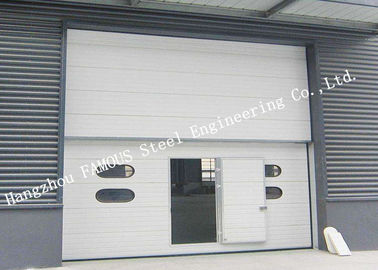Chine Les portes industrielles de garage d'isolation rapide jeûnent les portes automatiques de volet pour le hangar/garage fournisseur
