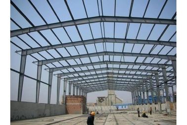 Chine entrepôt galvanisé adapté aux besoins du client parenvergure de vue de fabrications d'acier de construction fournisseur