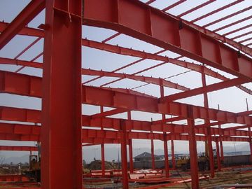 Chine Bâtiments d'acier de construction avec la fermeture ondulée de panneau de tôle d'acier fournisseur