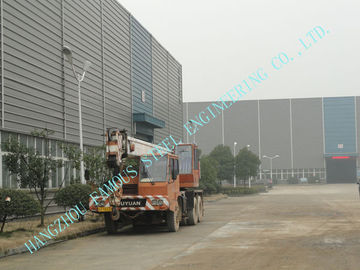 Chine Normes préfabriquées de pignon d'envergure des bâtiments en acier industriels multi ASTM de lumière 88 x 92 fournisseur