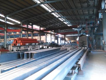 Chine Hangar industriel incurvé par entrepôt préfabriqué d'acier de construction de toit fournisseur