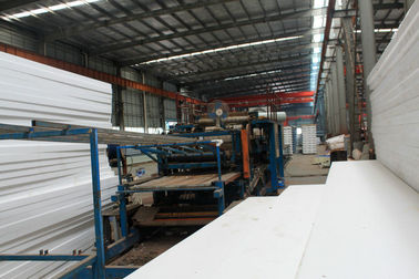 Chine La coutume Pré-a machiné le système industriel préfabriqué de feuilles de toiture en métal de soudure fournisseur