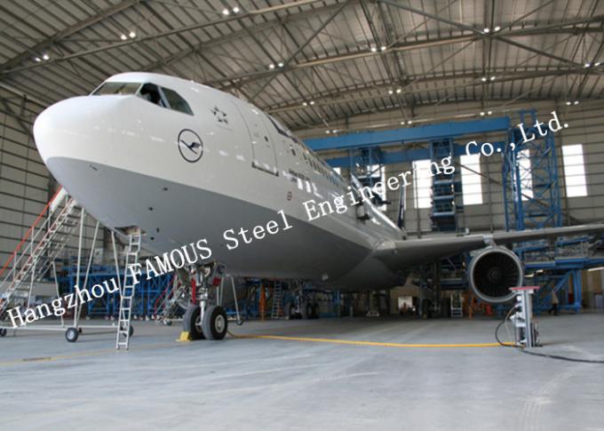 Bâtiments adaptés aux besoins du client de hangar d'avions de conception avec des systèmes de portes coulissantes et de panneau "sandwich" 0