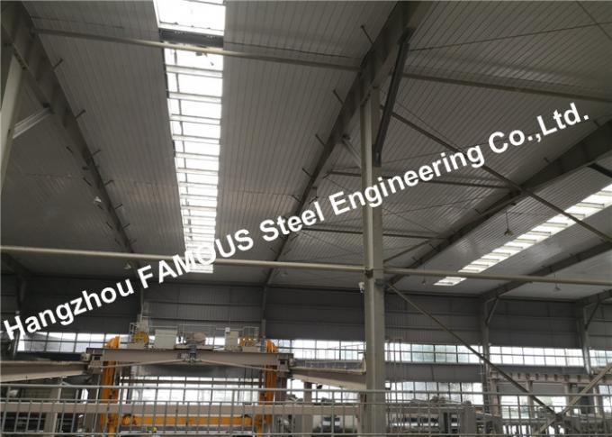 Atelier lourd économique et entrepôt de structure métallique avec des grues de pont aérien 0