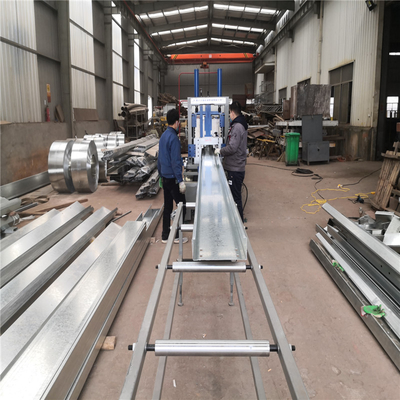 Chine 3mm ont adapté les Purlins aux besoins du client en acier galvanisés de préparation de surface pour l'usage industriel fournisseur