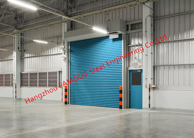 Chine Portes industrielles isolées de garage de porte de roulement d'usine se soulevant pour l'usage interne et externe d'entrepôt fournisseur