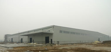 Chine Le matériel d'ASTM a isolé l'atelier de cadre de fabrications d'acier de construction avec de pleins panneaux de toit/mur fournisseur