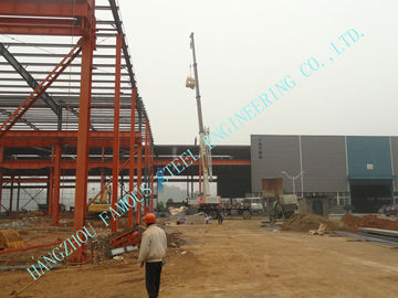 Chine Normes préfabriquées de pignon des bâtiments à charpente d'acier multi ASTM d'envergure 82' X 96' section de H fournisseur