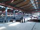 Hangar structurel en acier agricole incurvé de bâtiments de toit de panneau &quot;sandwich&quot; fournisseur